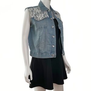 RU Apparel Lace Rhinestone Button Sleeveless Denim Vest Womens SZ L Western Boho